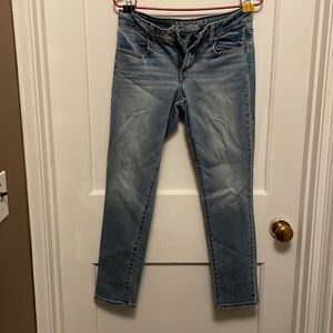 American Eagle light wash leggings